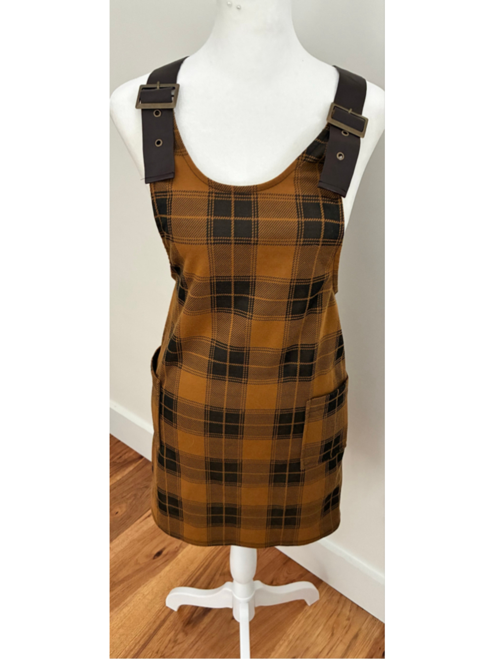No Boundaries Plaid Mini Dress, juniors Size 1, Brown and Black preppy clueless